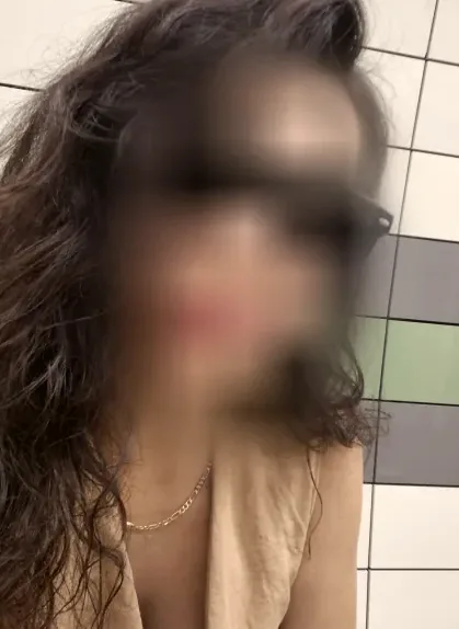 Emilia, 36