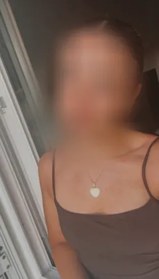 Miriam, 25