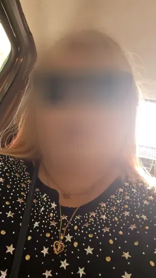 Pauline, 25
