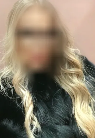 Simone, 32