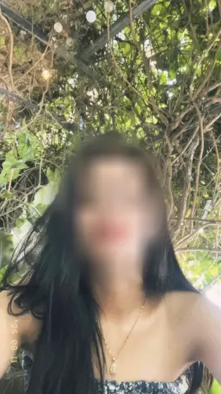 Helena, 24