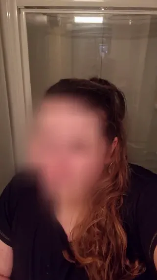 Manuela, 26